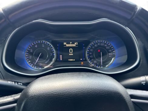 Used 2017 Chrysler 200 Limited Platinum image 20