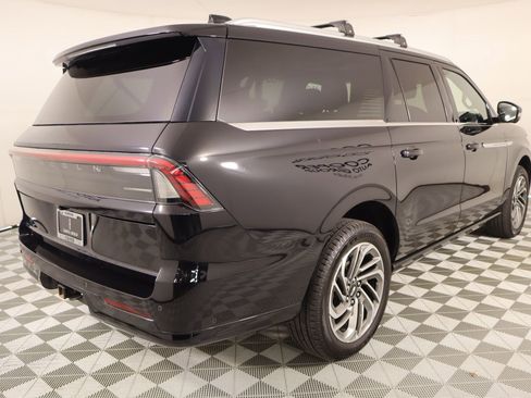 Used 2025 Lincoln Navigator L Reserve image 23