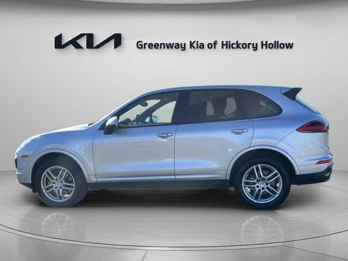 Used 2017 Porsche Cayenne Platinum Edition image 4