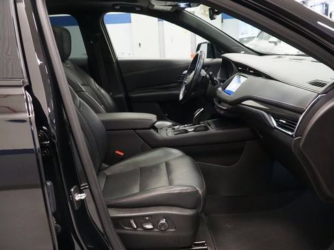 Used 2023 Cadillac XT4 Sport image 17