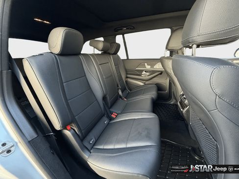 Used 2025 Mercedes-Benz GLS 450 4MATIC w/ AMG Line Exterior image 28
