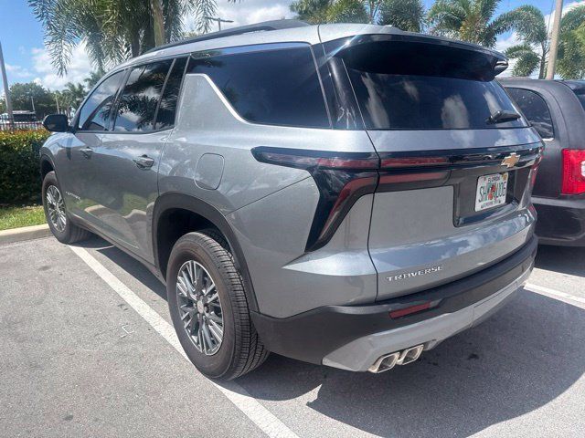 Used 2026 Chevrolet Traverse LT FWD image 8