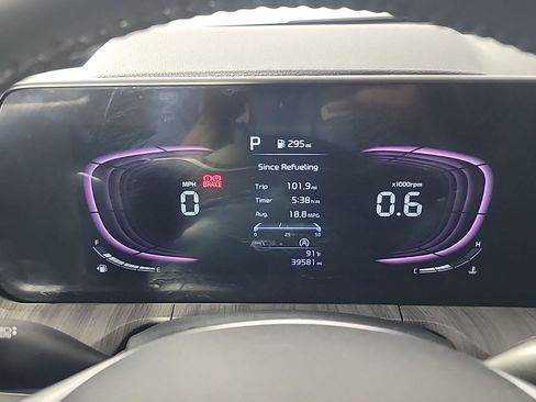Certified 2024 Kia Telluride EX FWD image 27