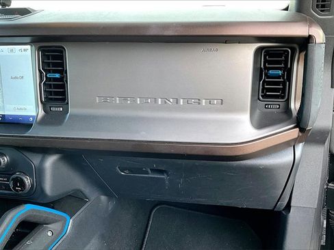 Used 2022 Ford Bronco Outer Banks w/ Sasquatch Package image 16