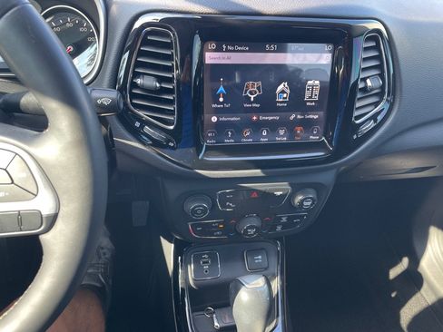 Used 2018 Jeep Compass Limited w/ Navigation Group FWD image 14