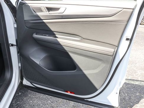 New 2026 Volkswagen Atlas Cross Sport SE image 43