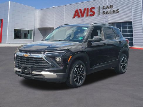 Used 2025 Chevrolet TrailBlazer LT AWD/4WD image 1