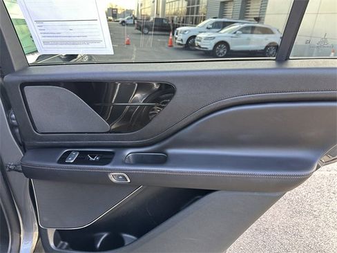 Certified 2024 Lincoln Aviator Premiere w/ Premium Package image 40