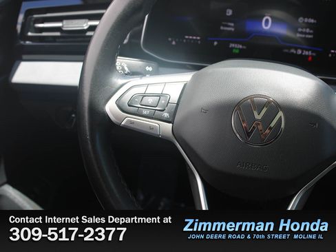 Used 2025 Volkswagen Jetta SE w/ Sunroof Package FWD image 11