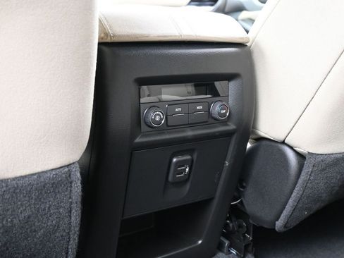 Used 2023 Chevrolet Traverse LS image 31