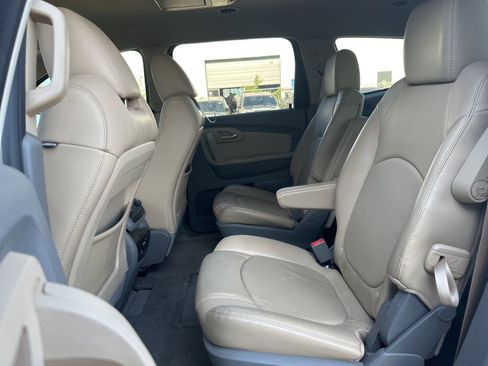 Used 2012 Chevrolet Traverse LT image 16