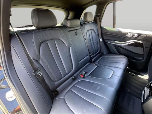 Used 2021 BMW X5 sDrive40i w/ M Sport Package RWD image 18