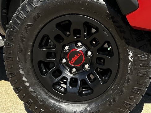 Used 2022 Toyota Tacoma TRD Off-Road w/ TRD Premium Off Road Package image 30