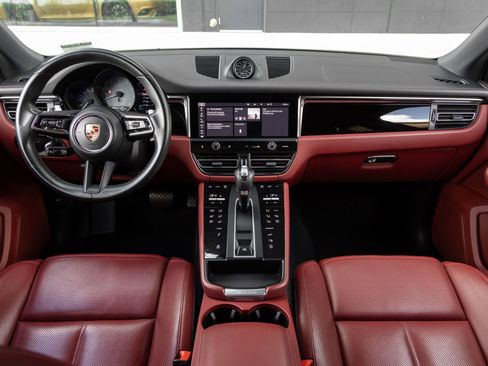 Certified 2023 Porsche Macan S AWD/4WD image 12