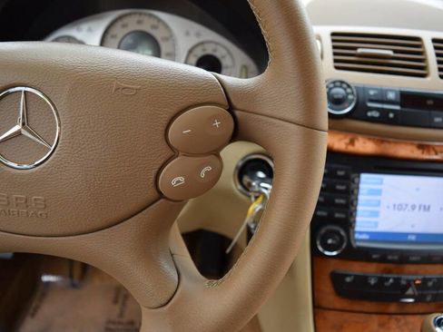 Used 2008 Mercedes-Benz E 350 4MATIC Sedan image 64