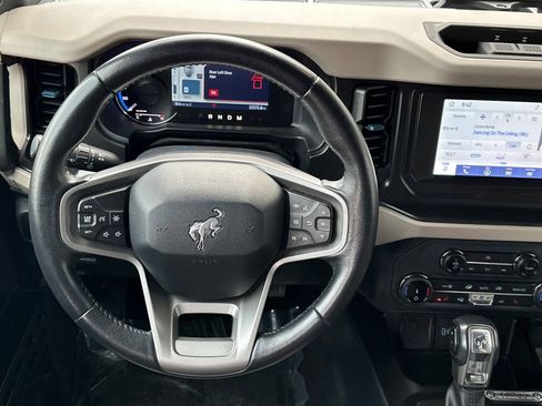 Used 2022 Ford Bronco Wildtrak image 11