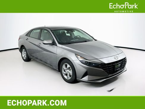 Used 2021 Hyundai Elantra SE FWD image 1