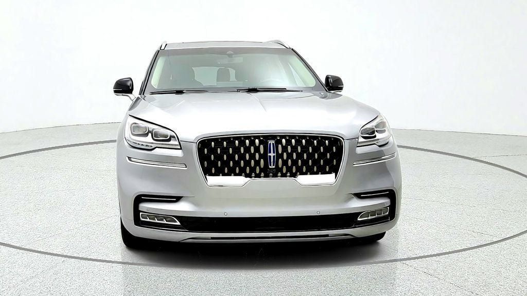 Used 2022 Lincoln Aviator Grand Touring w/ Equipment Group 301A AWD/4WD image 2