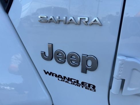 Used 2020 Jeep Wrangler Unlimited Sahara image 16