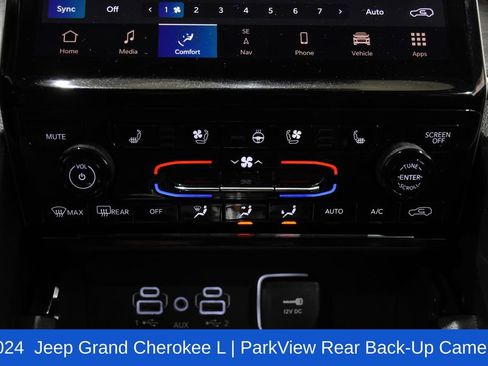 Used 2024 Jeep Grand Cherokee L Limited w/ Luxury Tech Group II image 21