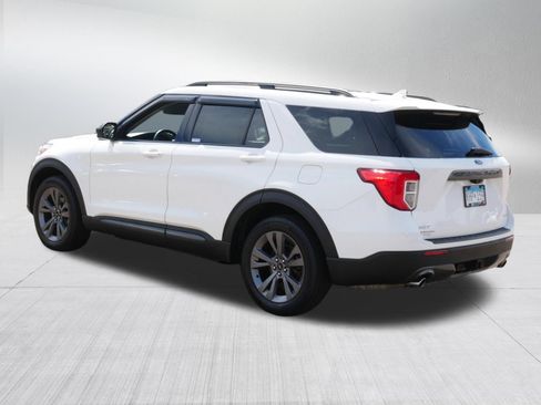 Certified 2023 Ford Explorer XLT w/ Equipment Group 202A AWD/4WD image 5