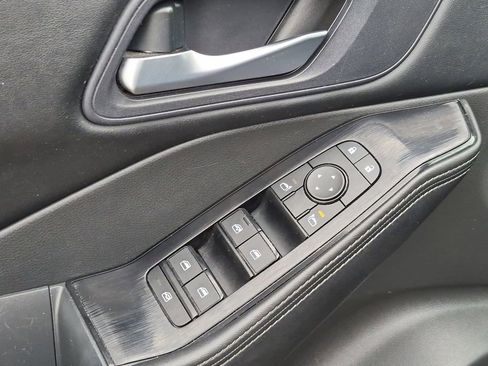 Used 2024 Nissan Rogue SV FWD image 16