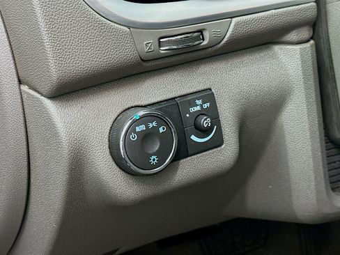 Used 2015 Chevrolet Traverse LS FWD image 17