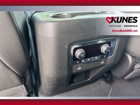 Used 2023 Chevrolet Suburban LT w/ Luxury Package AWD/4WD image 24