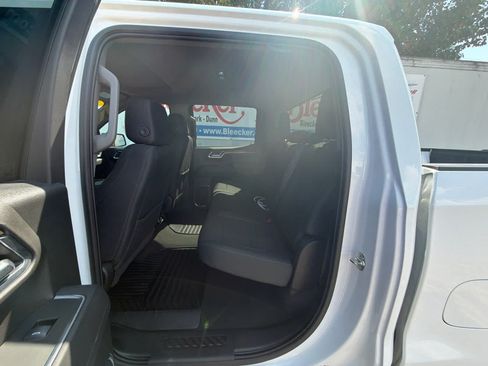 Used 2025 Chevrolet Silverado 1500 LT RWD image 35