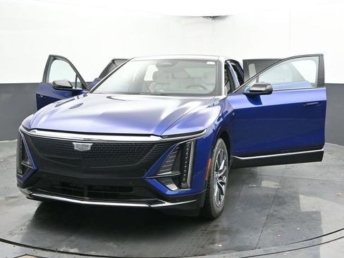 New 2025 Cadillac Lyriq Sport image 45