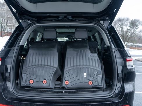 Used 2023 Jeep Grand Cherokee L Limited w/ Luxury Tech Group II image 9