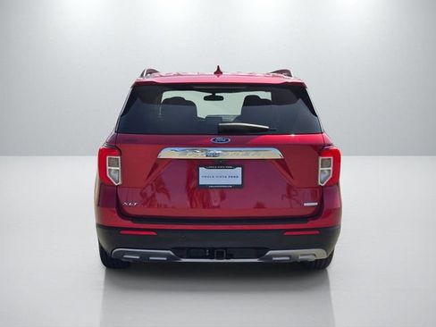 Used 2020 Ford Explorer XLT w/ Equipment Group 202A RWD image 5