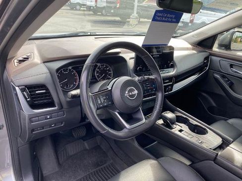 Used 2023 Nissan Rogue SL FWD image 12