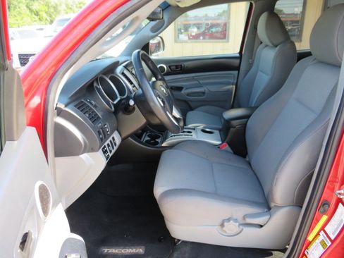 Used 2015 Toyota Tacoma 4x4 Double Cab w/ TRD Sport Package image 9