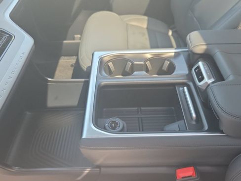 New 2026 Ford Expedition Active AWD/4WD image 27