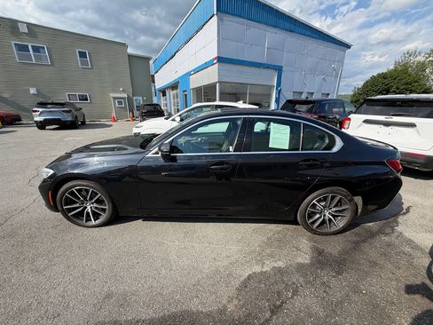 Used 2022 BMW 330i xDrive Sedan w/ Driving Assistance Package AWD/4WD image 2