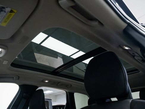 Used 2024 Volvo XC60 T8 Plus w/ Protection Package Premier image 16