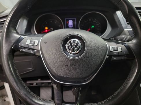 Used 2019 Volkswagen Tiguan SE w/ Panoramic Sunroof Package FWD image 23