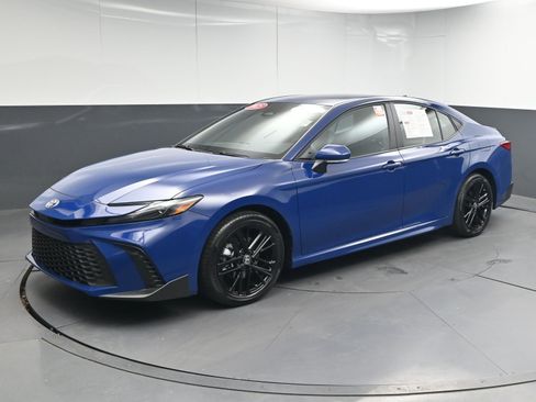 Certified 2025 Toyota Camry SE image 4