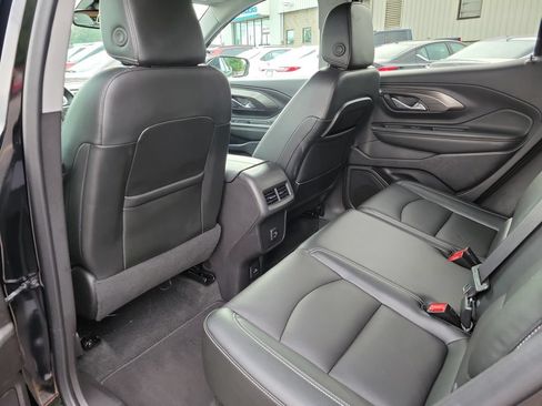 Used 2024 GMC Terrain SLT AWD/4WD image 16