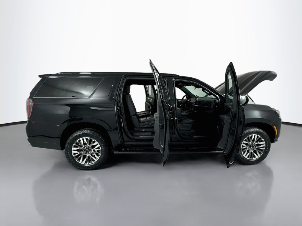 Used 2025 Chevrolet Suburban Z71 AWD/4WD image 23