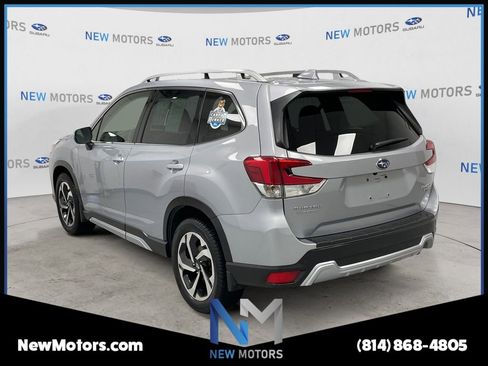 Used 2023 Subaru Forester Touring image 2