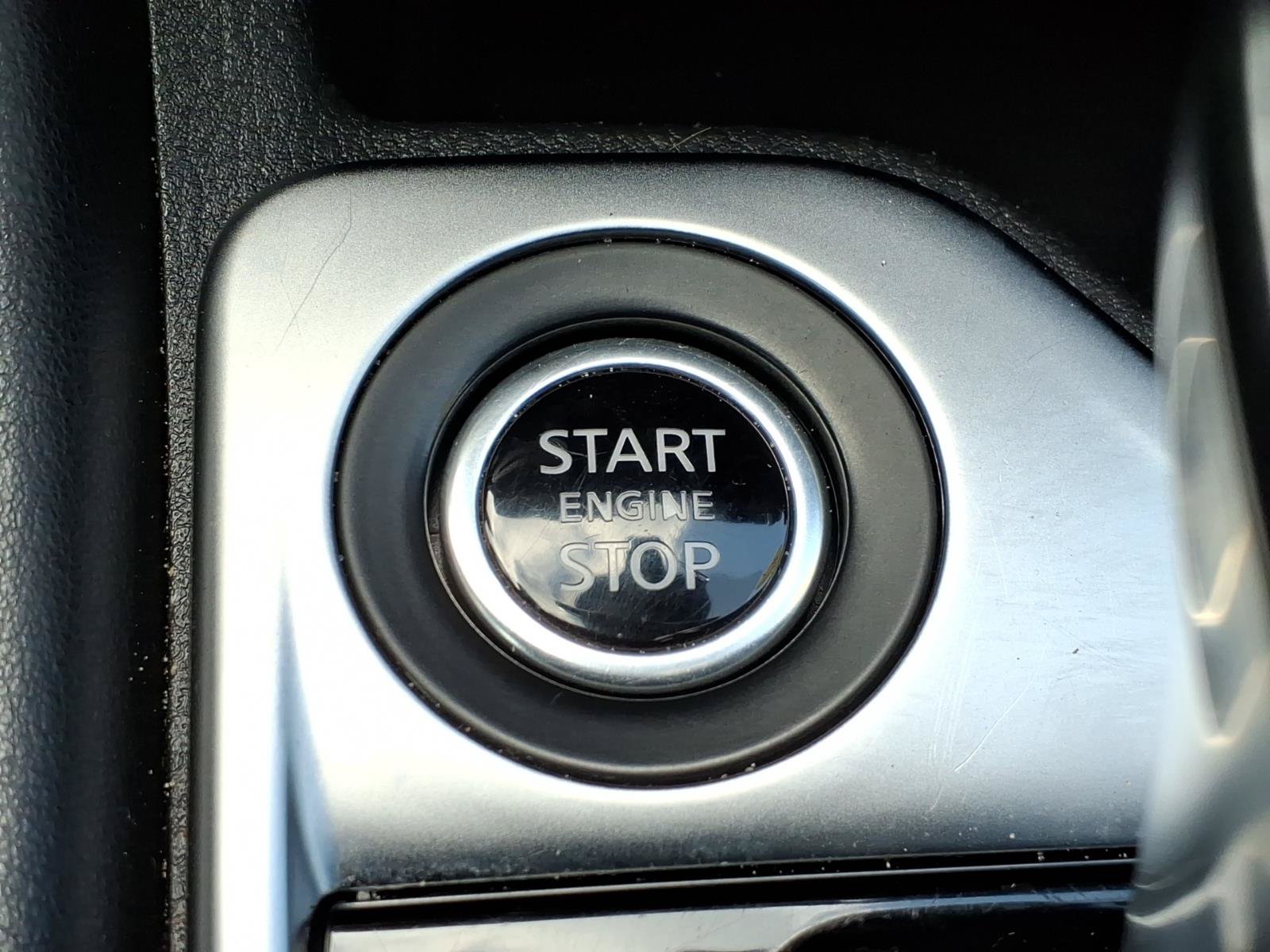 Used 2022 Nissan Sentra SR w/ SR Premium Package FWD image 25