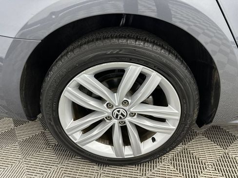 Used 2018 Volkswagen Passat 2.0T SE FWD image 18