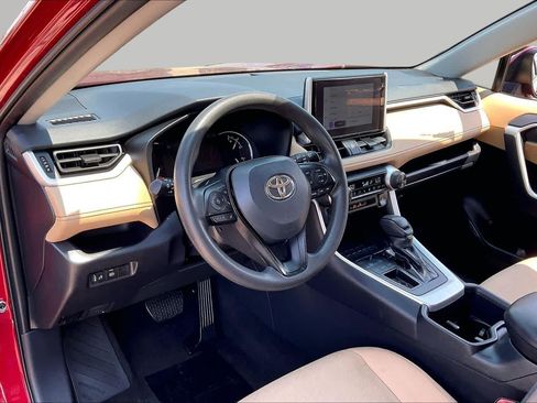 Used 2025 Toyota RAV4 XLE FWD image 17