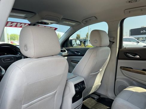 Used 2021 GMC Acadia SLE FWD image 27