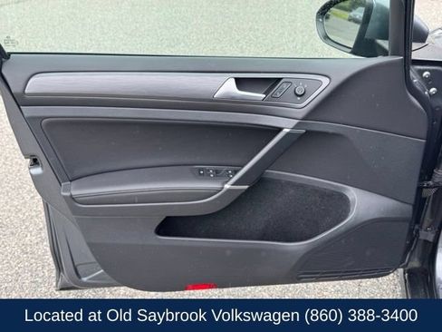 Used 2018 Volkswagen Golf SE FWD image 32