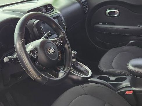 Used 2019 Kia Soul + FWD image 7