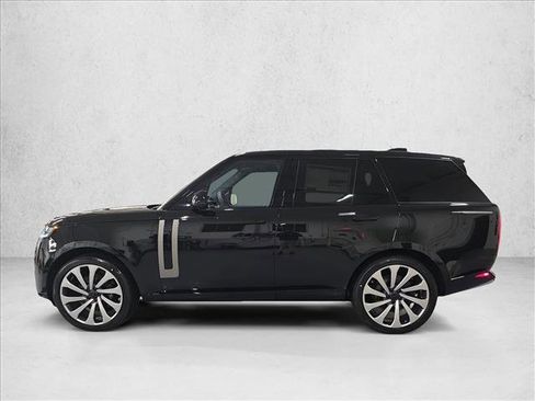 New 2026 Land Rover Range Rover SE image 8
