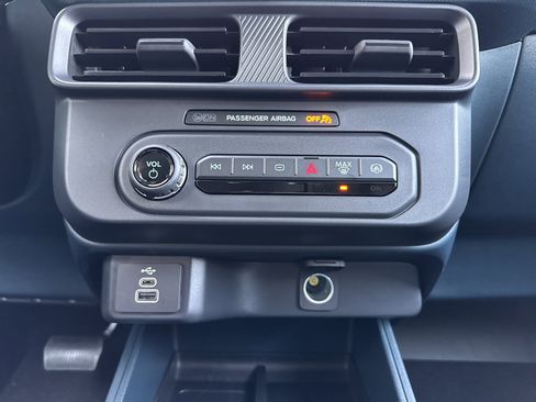 New 2025 Ford Maverick XL w/ Equipment Group 101A image 21